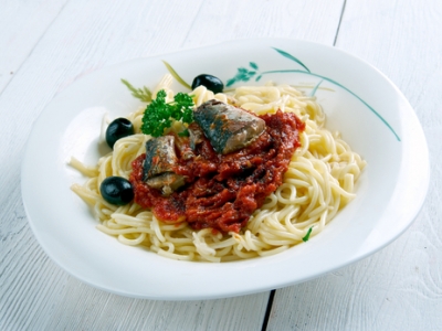 Špagety se sardinkovou omáčkou
