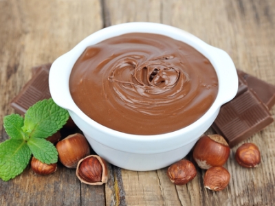 Domácí nutella (čokoládovo-oříšková pomazánka)